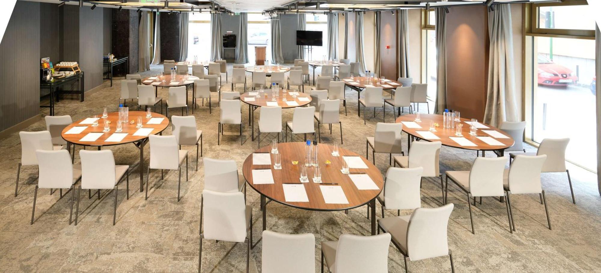 布拉索夫奥鲁姆丽笙酒店 外观 照片 Meeting room