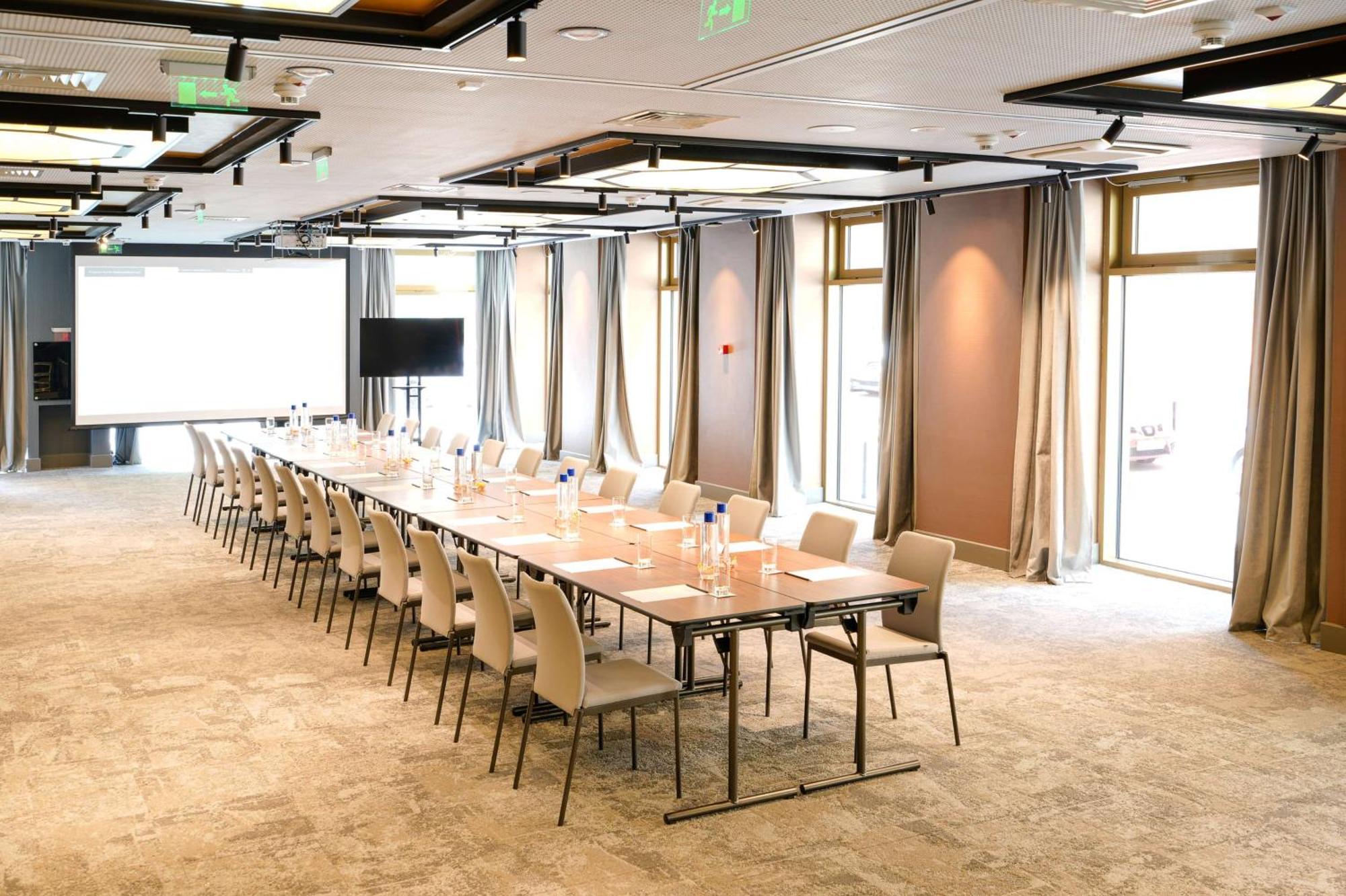 布拉索夫奥鲁姆丽笙酒店 外观 照片 Meeting room